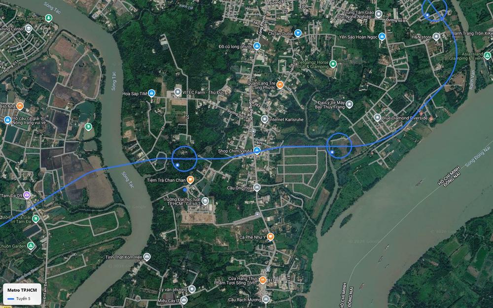 Ga mặt đất tuyến metro số 5 hai bên trục đường Long Phước sau khi vượt sông Tắc, TP Thủ Đức