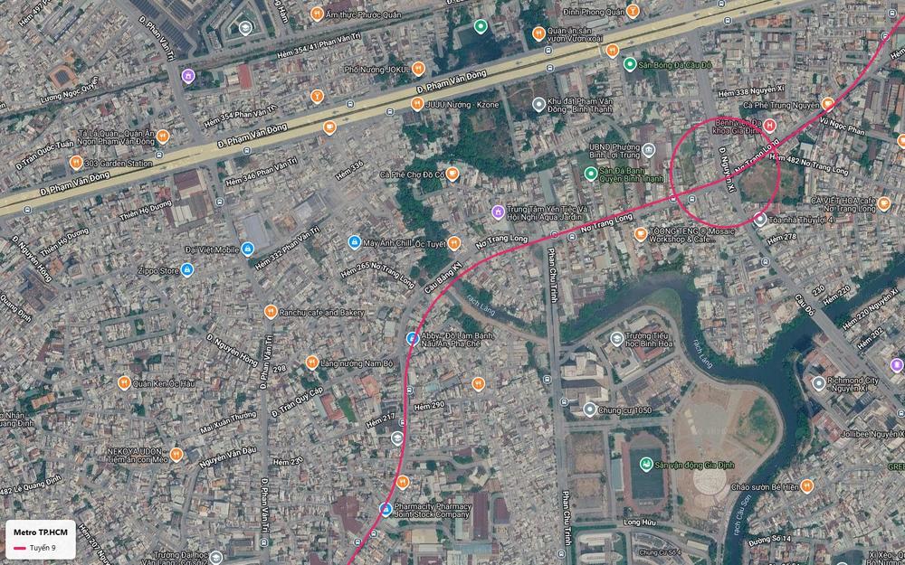 Ga trung chuyển mặt đất tuyến metro số 9 tại giao Nguyễn Xí và Nơ Trang Long gần cầu Băng Ky